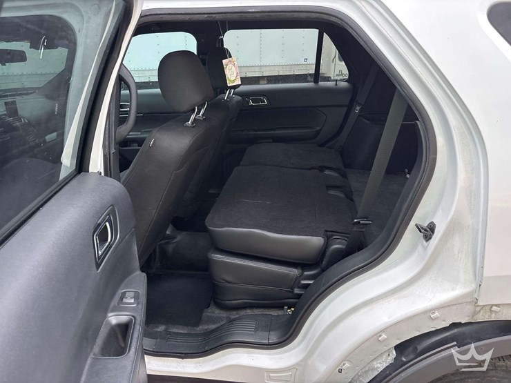 2018-ford-explorer-image-19