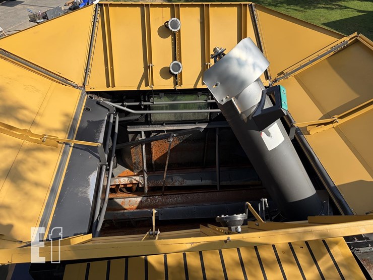 2013-caterpillar-c13-image-37