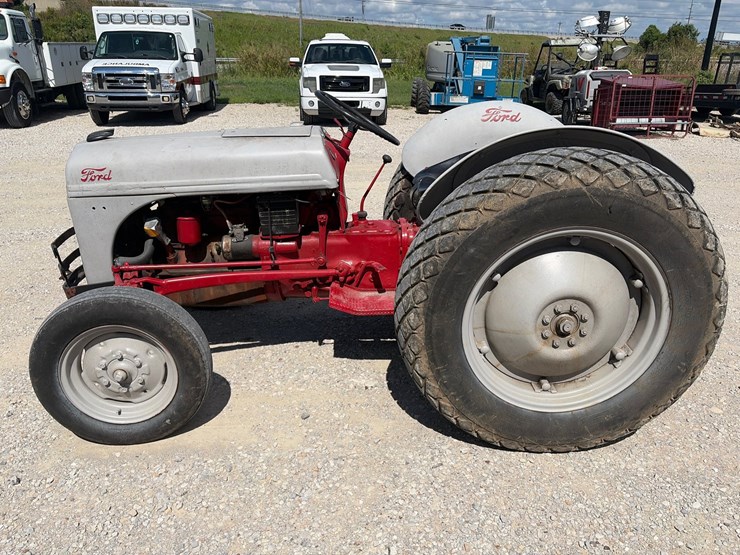 ford-8n-image-3