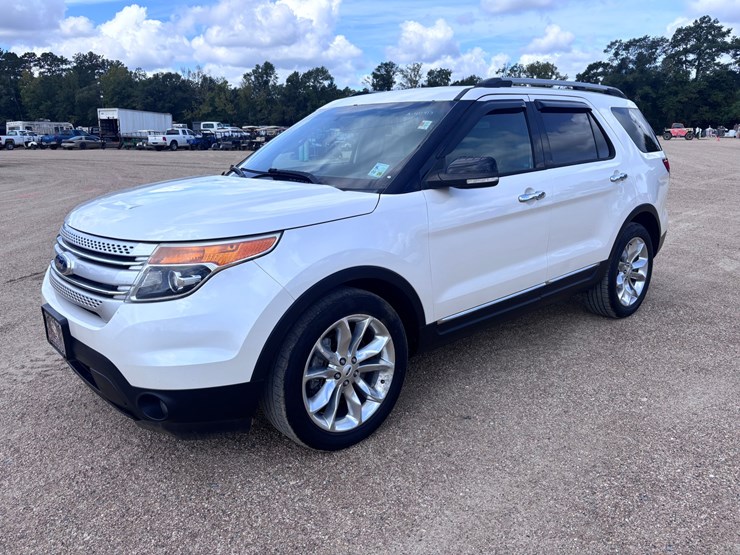 2015-ford-explorer-image-1