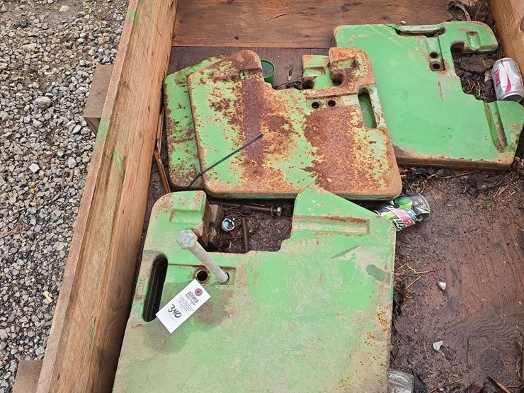 john-deere-100-image-1
