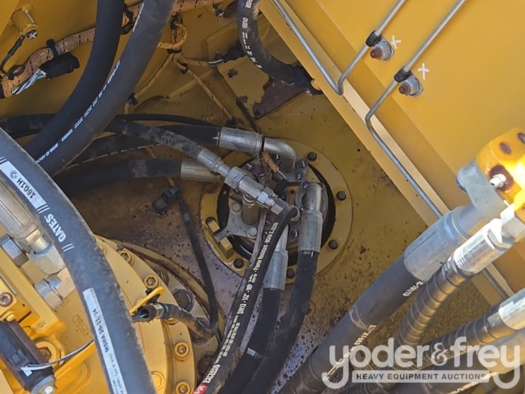 2019-caterpillar-336-image-50
