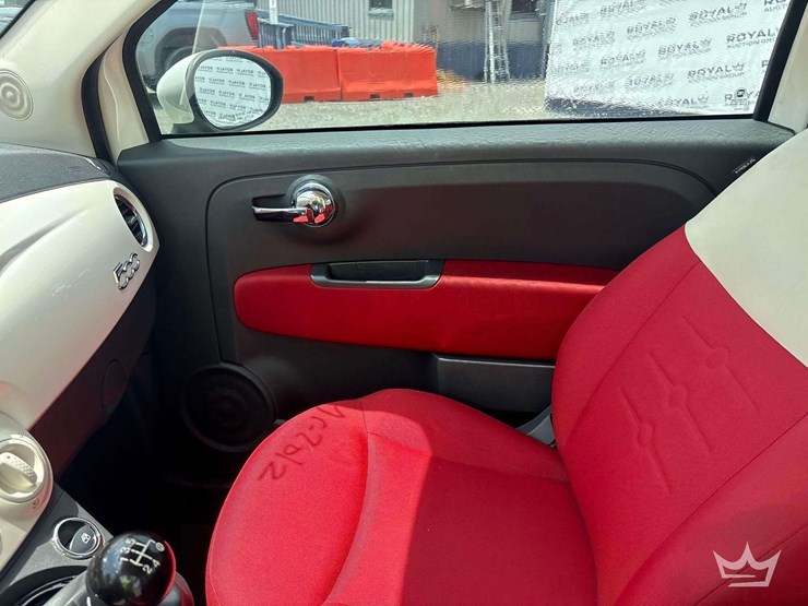 2012-fiat-500-image-13