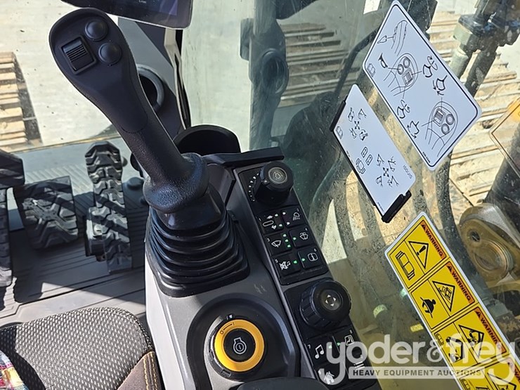 2019-caterpillar-336-image-83