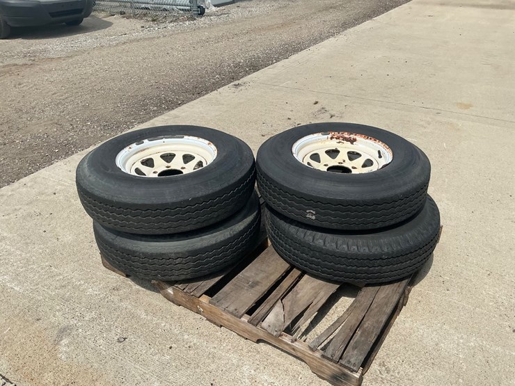 #5557-•-(4)-goodyear-workhorse-7.00-15lt-tires-on-white-steel-rims-image-2