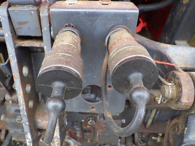 century-3647-tractor-loader-image-29