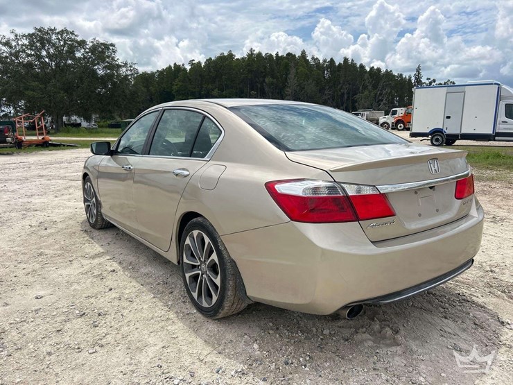 2015-honda-accord-sport-sedan-image-4