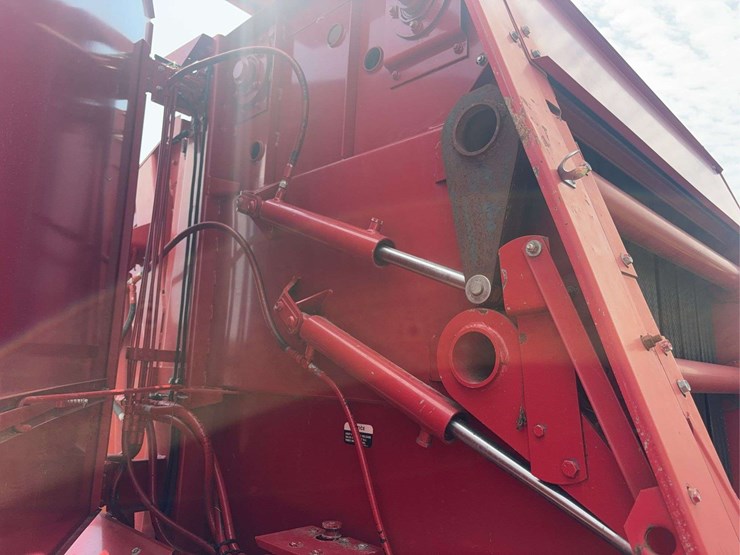 case-ih-8460-image-8
