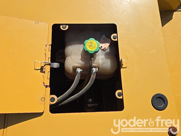 2019-caterpillar-336-image-45