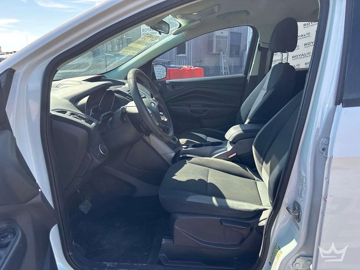 2015-ford-escape-image-13