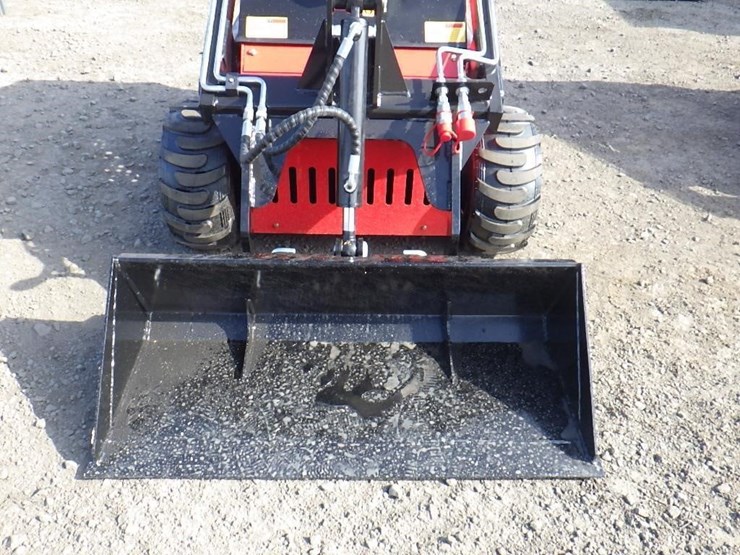 2026-sdlool-323tz-skid-steer-loader-image-5