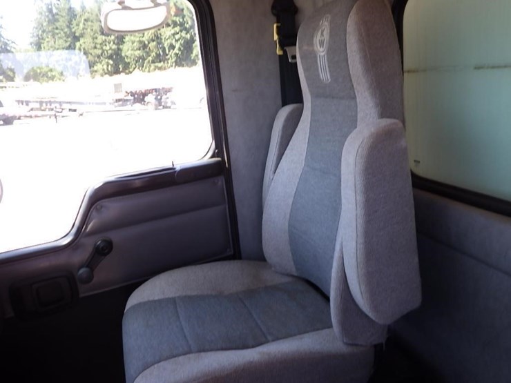 2006-kenworth-t300-image-29