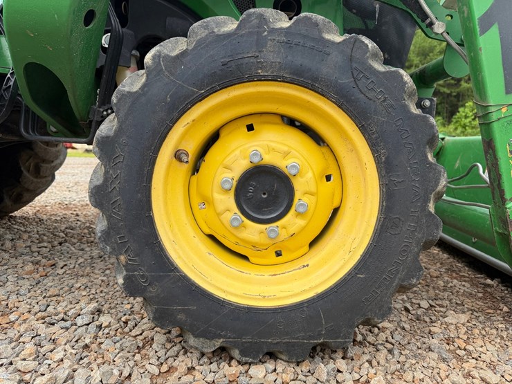 john-deere-3032e-image-81