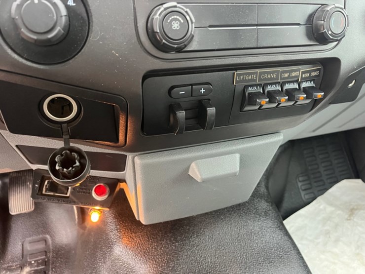 2011-ford-f550-image-21