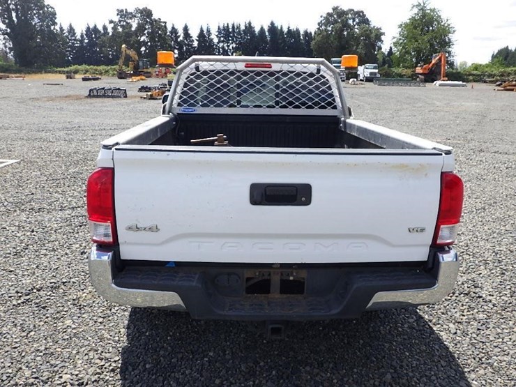 2017-toyota-tacoma-image-4