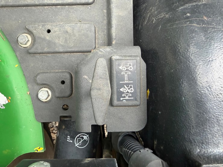 john-deere-3032e-image-49