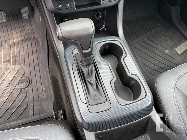 2017-chevrolet-colorado-image-11