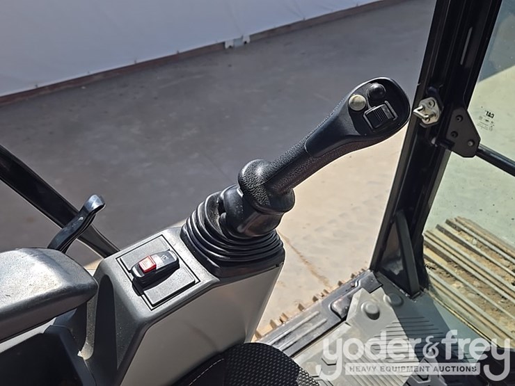2019-caterpillar-336-image-79