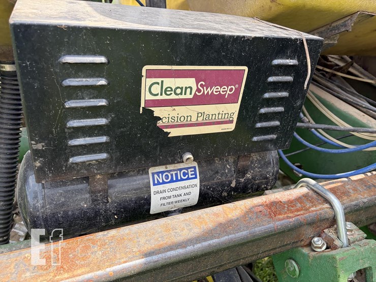 john-deere-7200-image-9