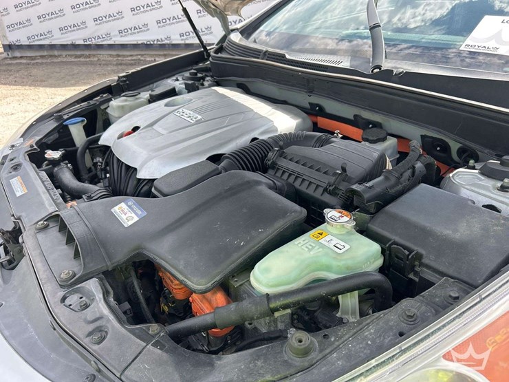 2015-hyundai-sonata-hybrid-sedan-image-8