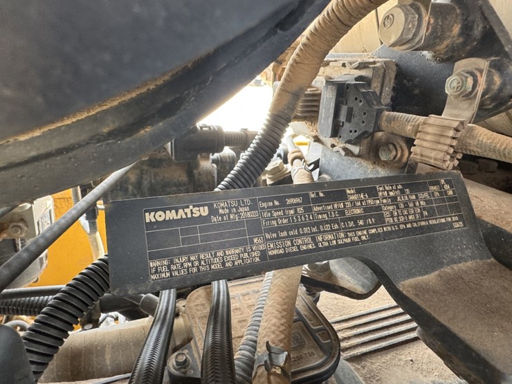 komatsu-d65ex-18-image-13