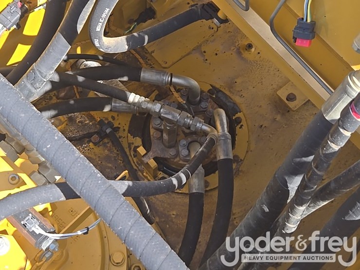 caterpillar-336-image-51