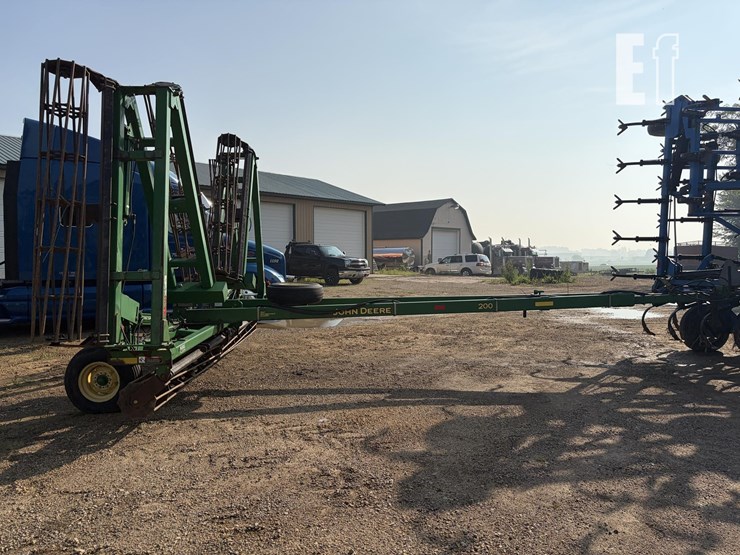 john-deere-200-image-4