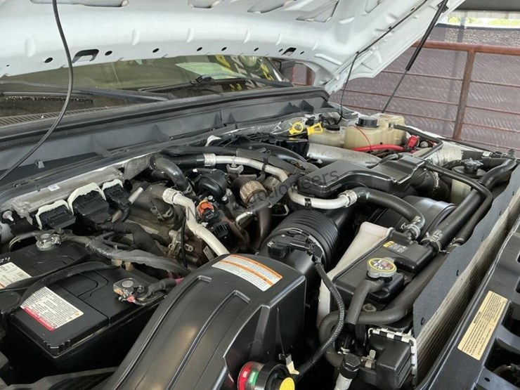 2013-ford-f550-image-14