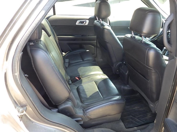 2013-ford-explorer-image-13