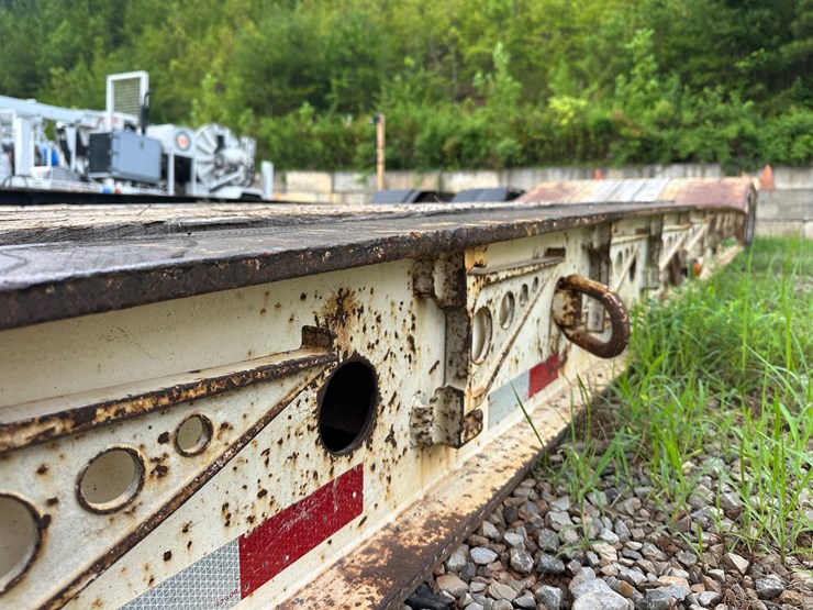 #4525-•-2010-eager-beaver-50-gsl-tri-axle-lowboy-image-38
