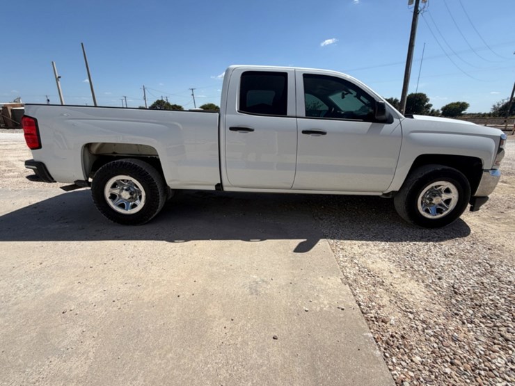 2017-chevrolet-silverado-1500-image-4
