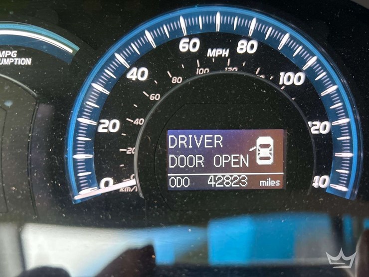 2009-toyota-camry-hybrid-sedan-image-7