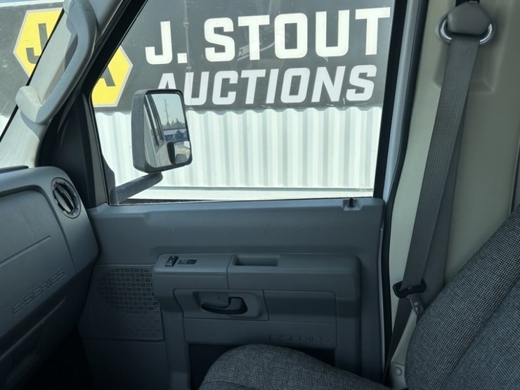 2012-ford-e450-sd-image-21
