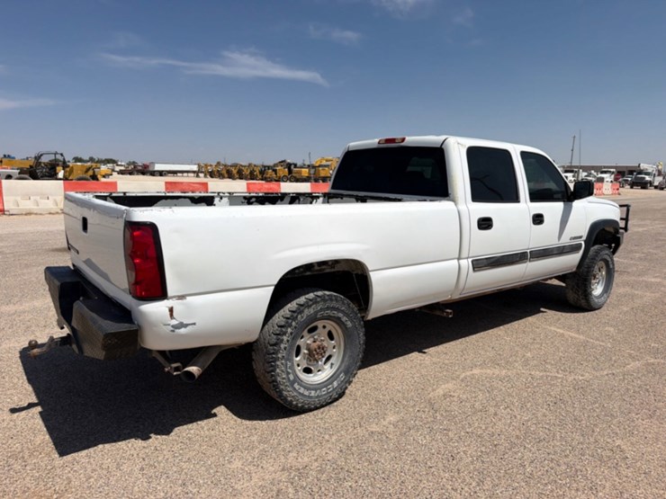 2005-chevrolet-silverado-2500hd-image-4
