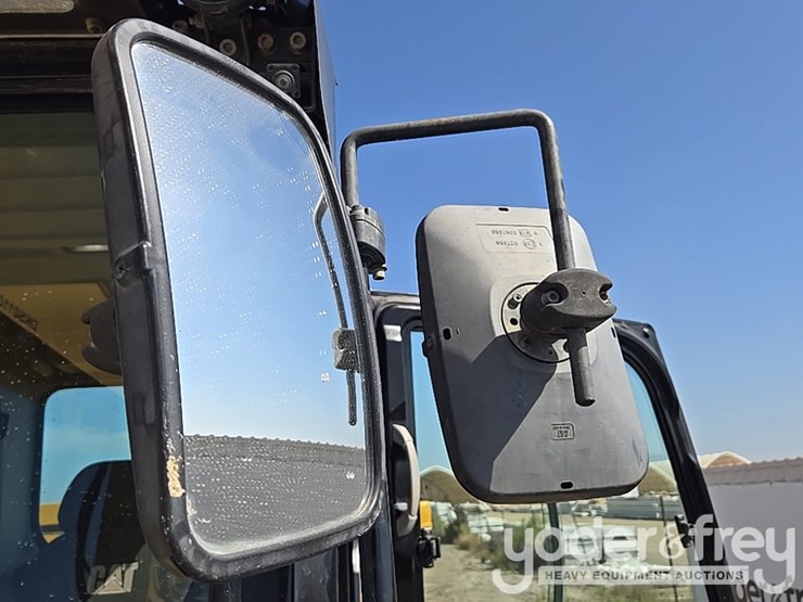 2019-caterpillar-336-image-74