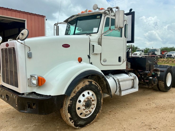 2016-peterbilt-367-image-1