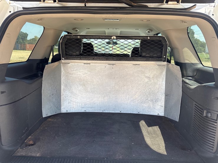 2011-chevrolet-tahoe-image-5