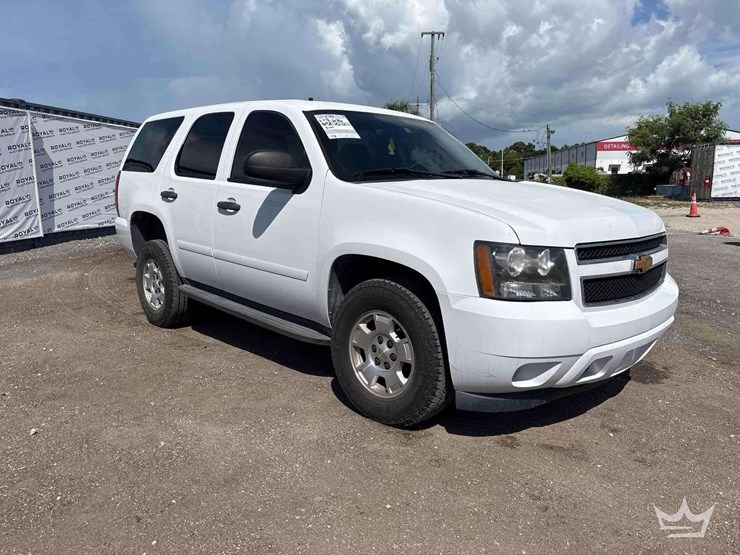2014-chevrolet-tahoe-image-2