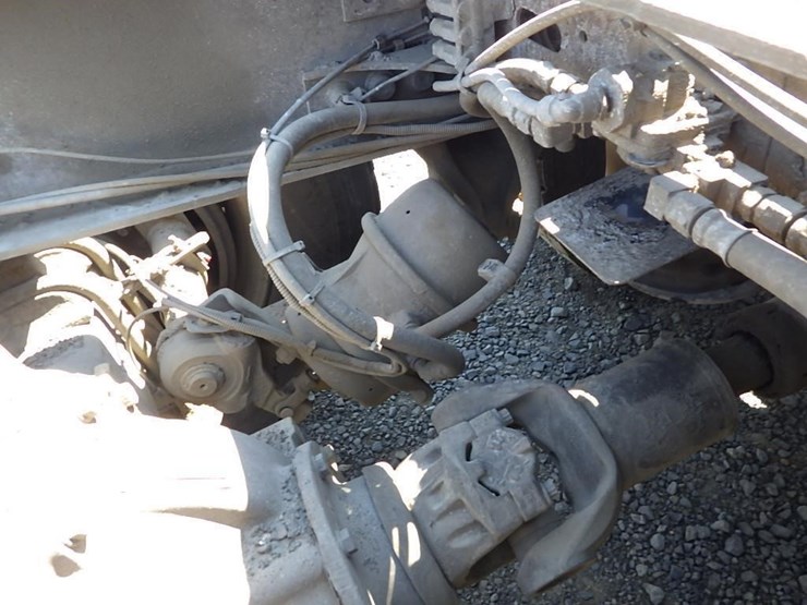 2006-freightliner-columbia-120-image-29