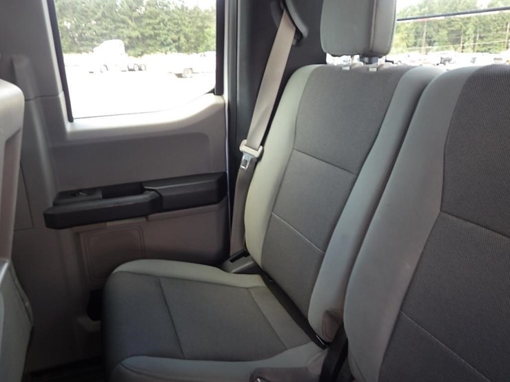 2017-ford-f150-image-28