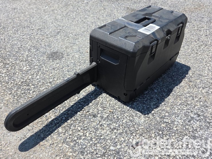 unused-ryobi-18"-chainsaw-c/w-case,-charger-image-3
