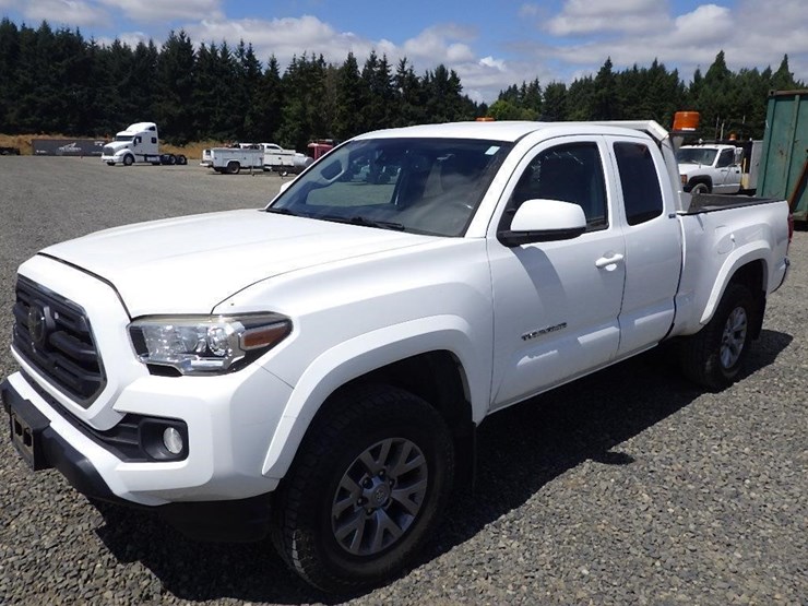 2018-toyota-tacoma-image-1