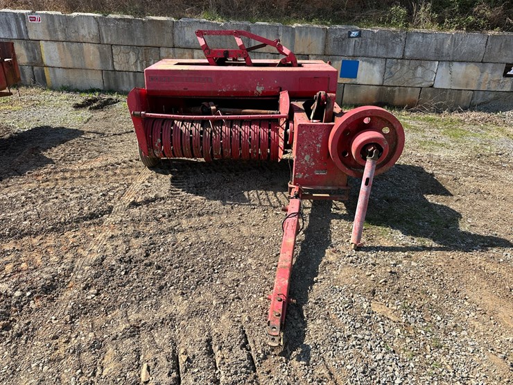 #4074-•-massey-ferguson-hay-baler-image-6