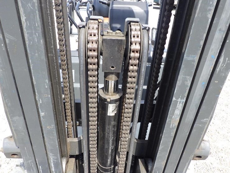 unicarriers-mcp1f2a25lv-forklift-image-11