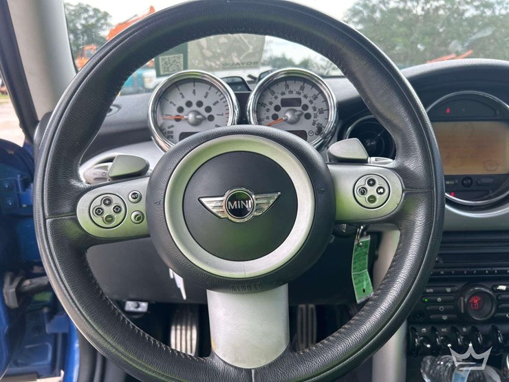 2005-mini-cooper-hatchback-image-9