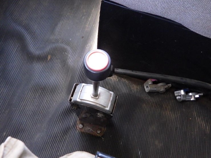 2006-kenworth-t300-image-40