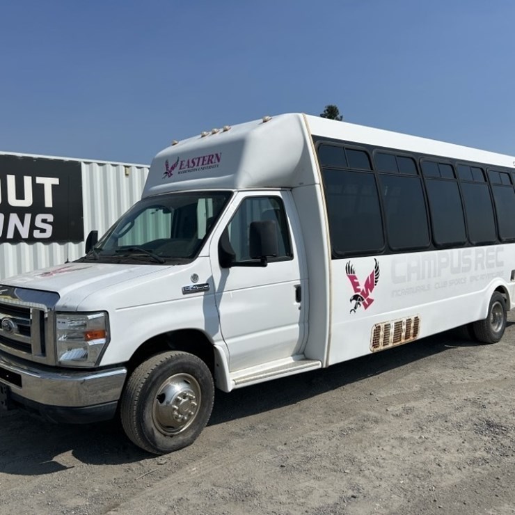 2012 FORD E450 SD