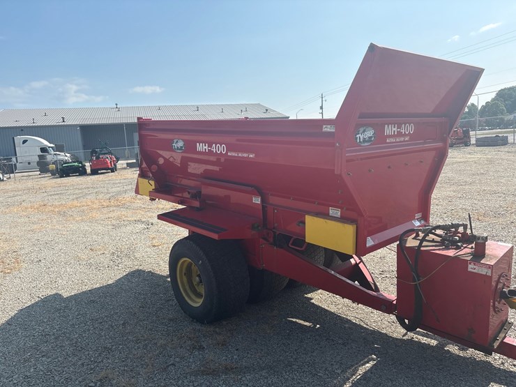 #1045-•-used-tycrop-mh400-material-handler-image-11