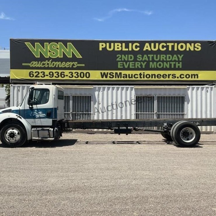 2013 FREIGHTLINER M2 106
