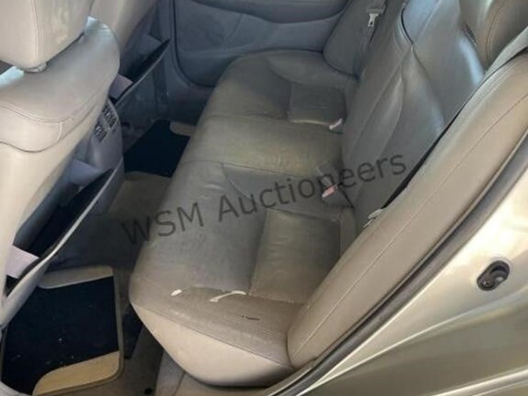 2003-lexus-es-300-sdn-image-24